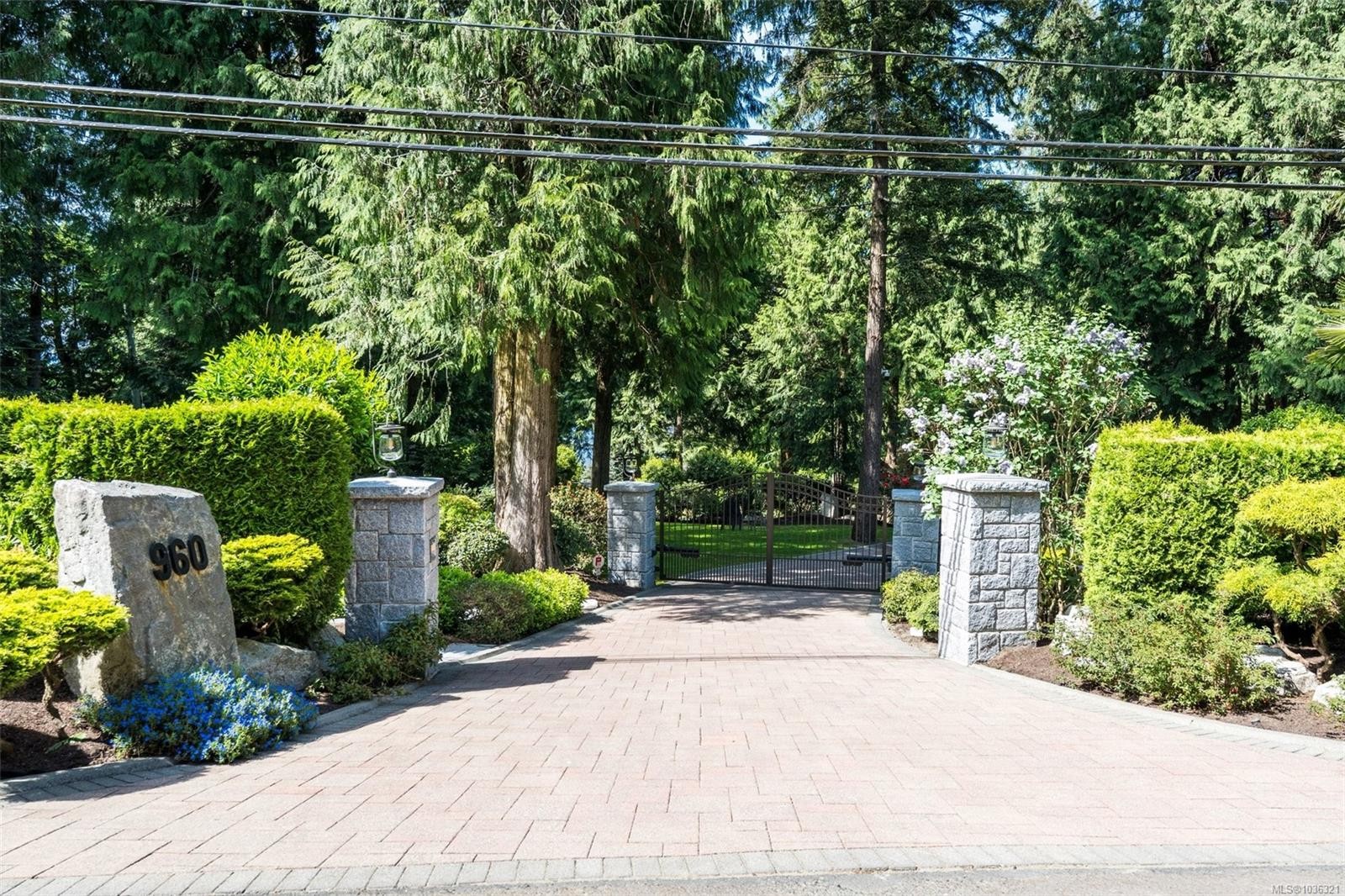 960 Lands End End, North Saanich, BC