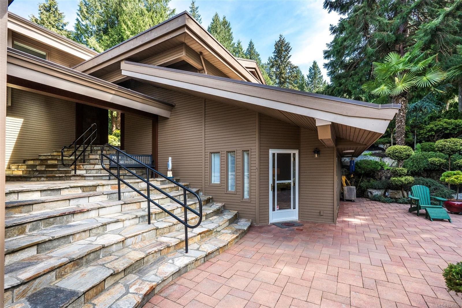 960 Lands End End, North Saanich, BC