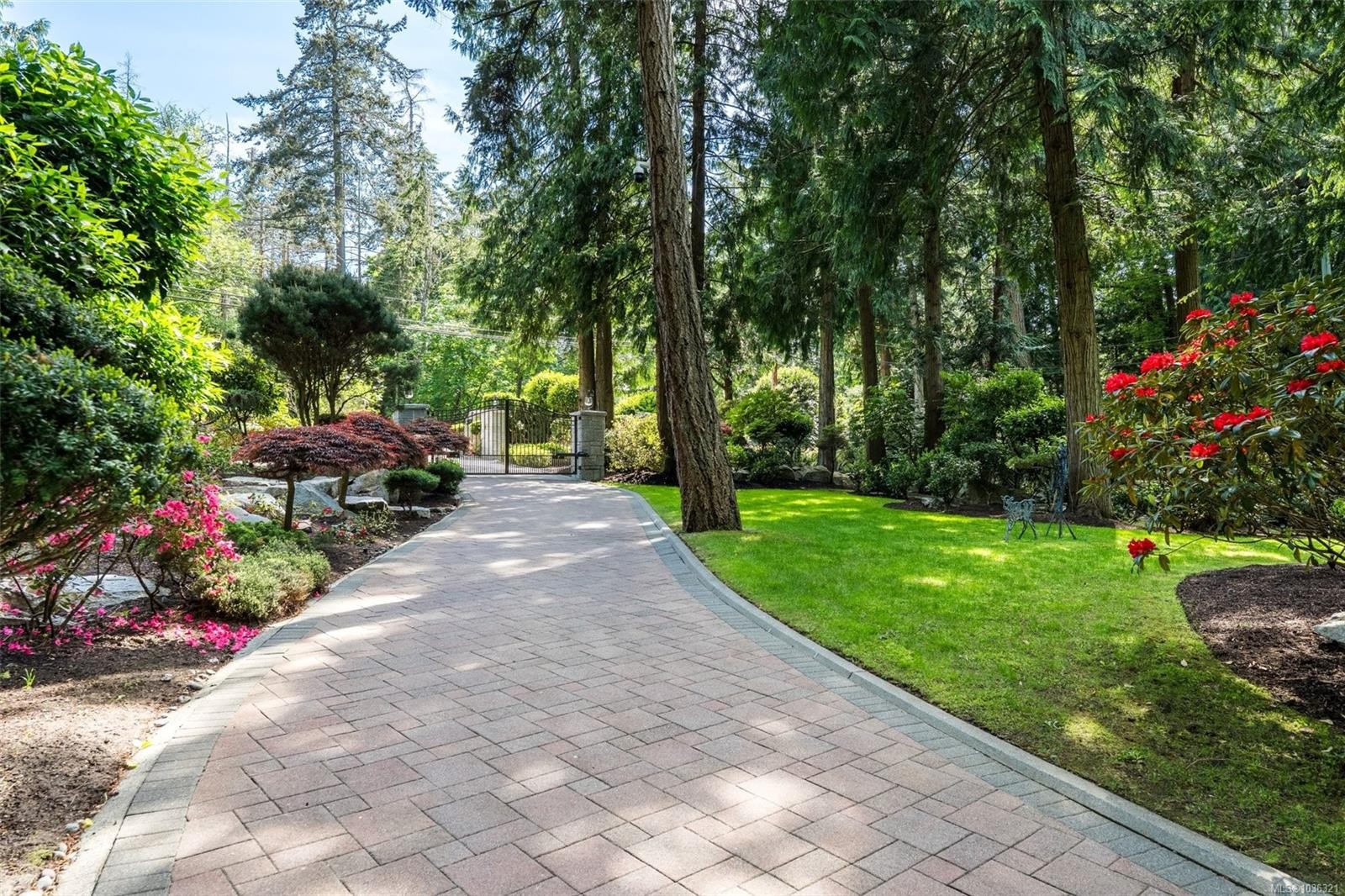 960 Lands End End, North Saanich, BC