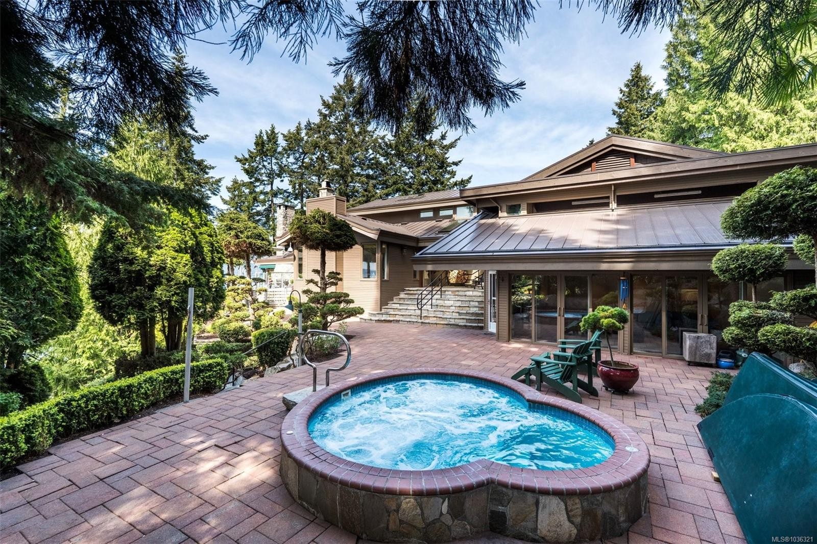 960 Lands End End, North Saanich, BC