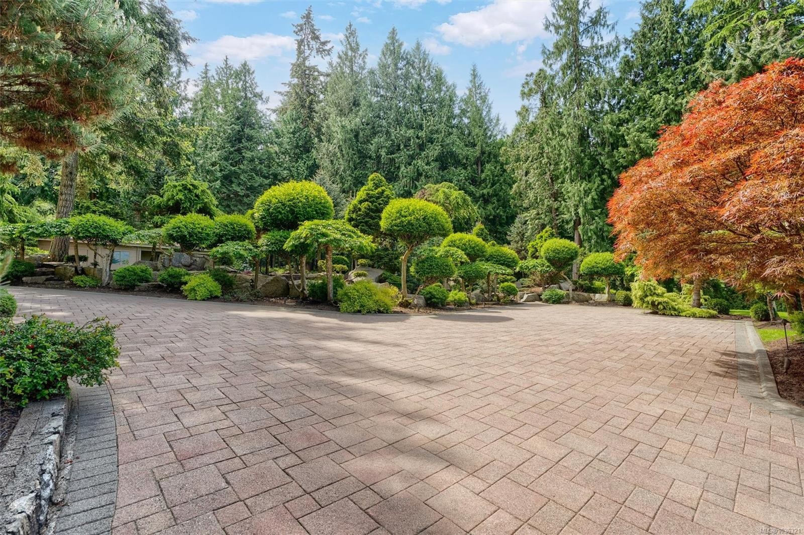 960 Lands End End, North Saanich, BC