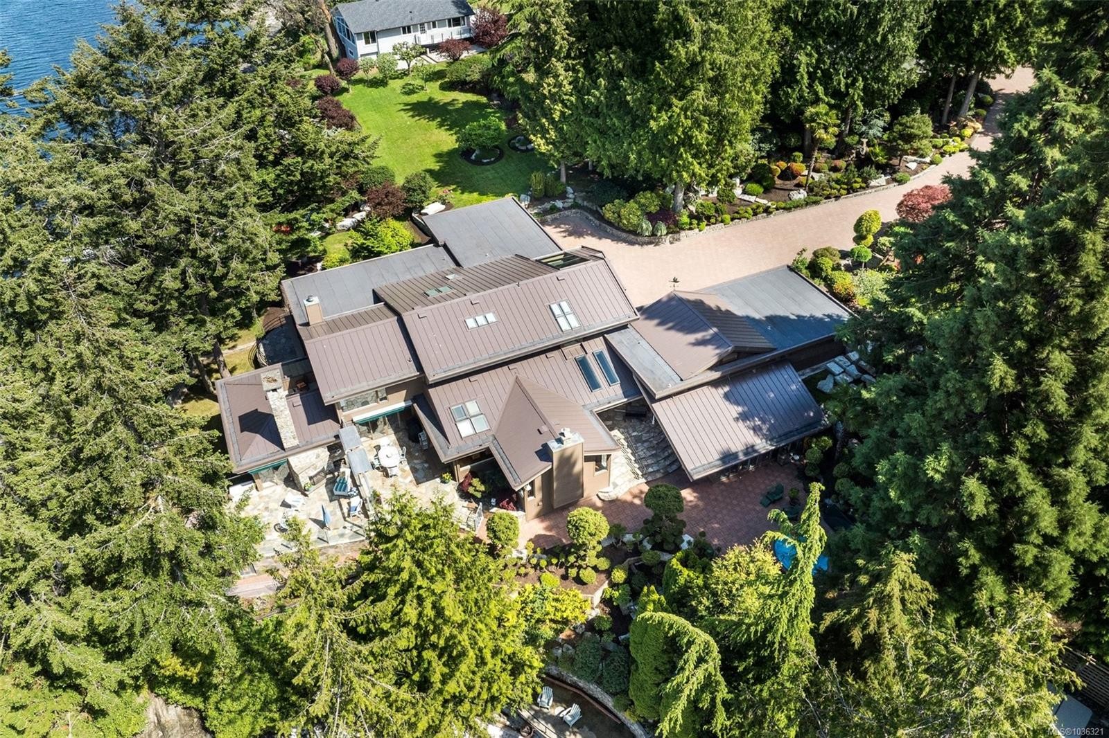 960 Lands End End, North Saanich, BC