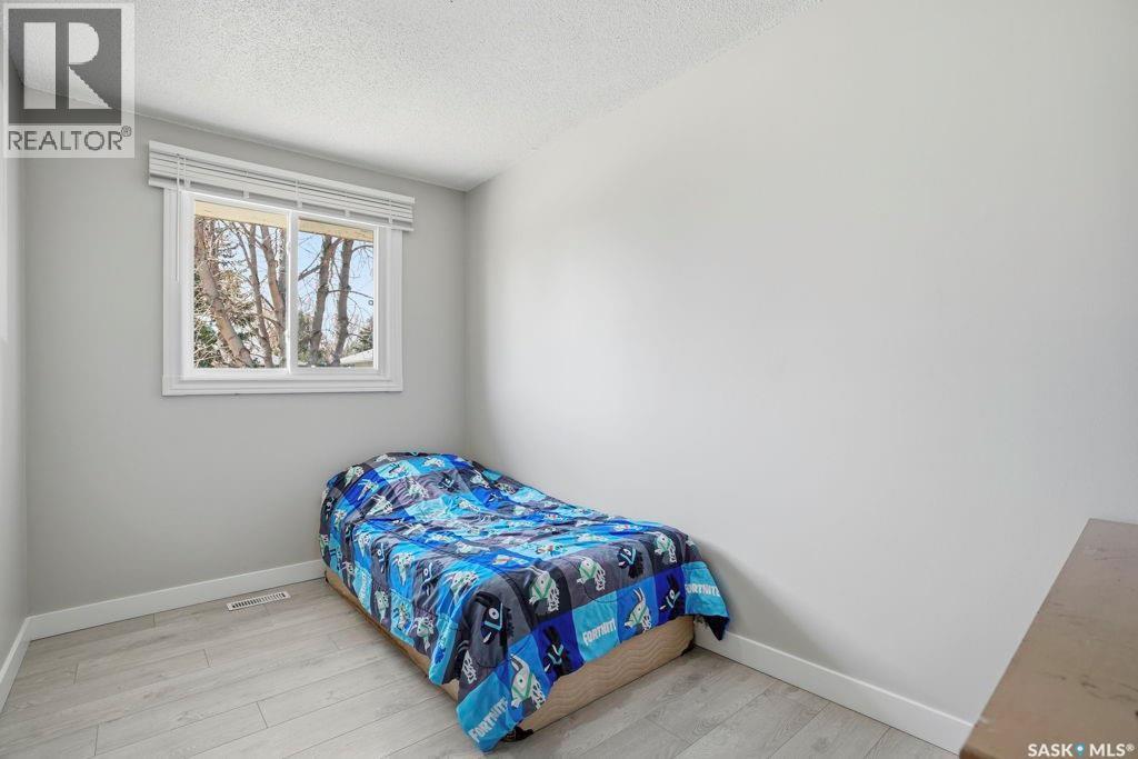 38 Cartier Crescent, Saskatoon, SK - Indoor Photo Showing Bedroom