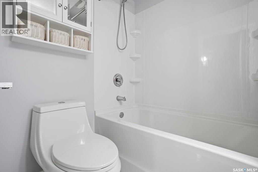 38 Cartier Crescent, Saskatoon, SK - Indoor Photo Showing Bathroom