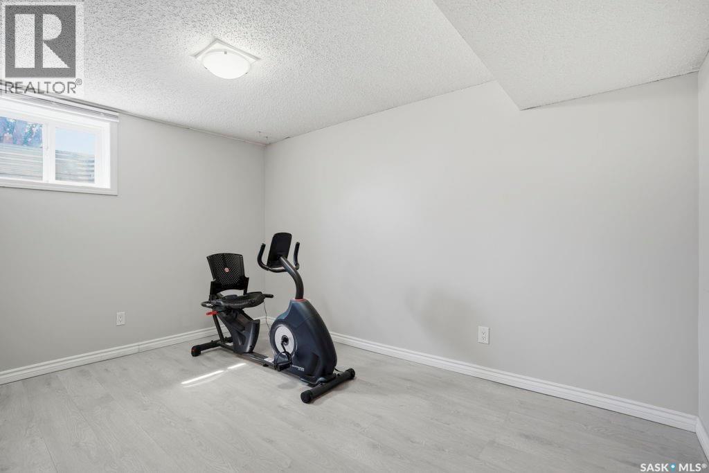 38 Cartier Crescent, Saskatoon, SK - Indoor Photo Showing Gym Room