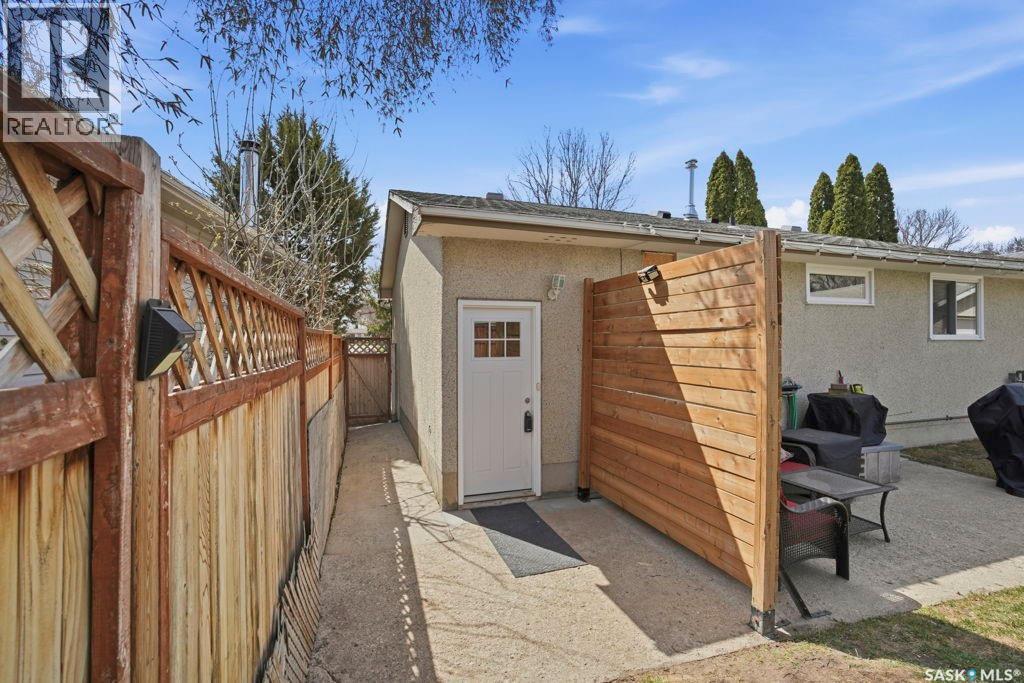 38 Cartier Crescent, Saskatoon, SK - Outdoor With Exterior