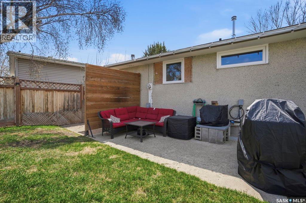 38 Cartier Crescent, Saskatoon, SK - Outdoor With Exterior