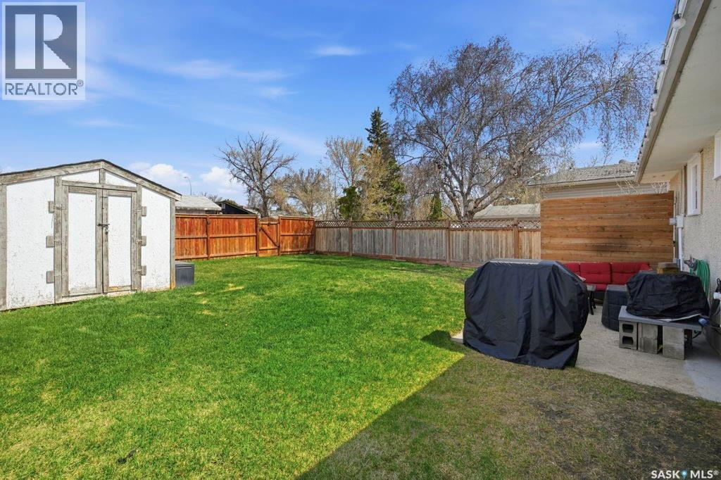 38 Cartier Crescent, Saskatoon, SK - Outdoor