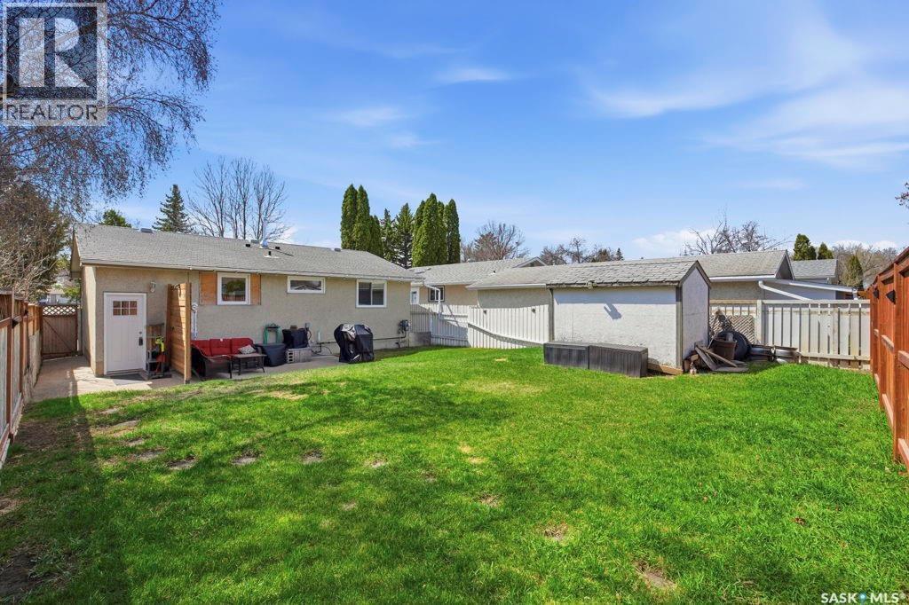 38 Cartier Crescent, Saskatoon, SK - Outdoor With Backyard