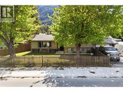 606 Riverside Avenue Sicamous, BC V0E 2V0