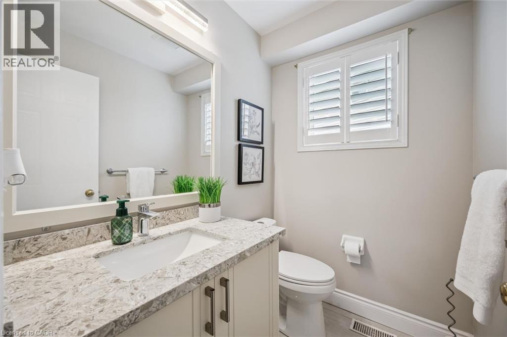 96 Hay Crescent, Cambridge, ON - Indoor Photo Showing Bathroom