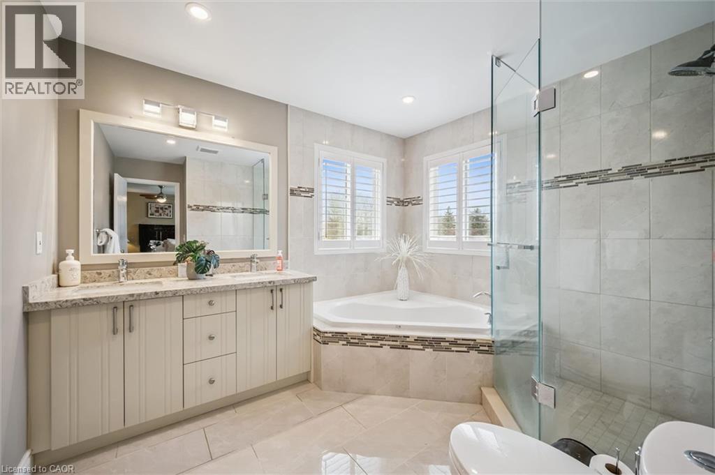 96 Hay Crescent, Cambridge, ON - Indoor Photo Showing Bathroom