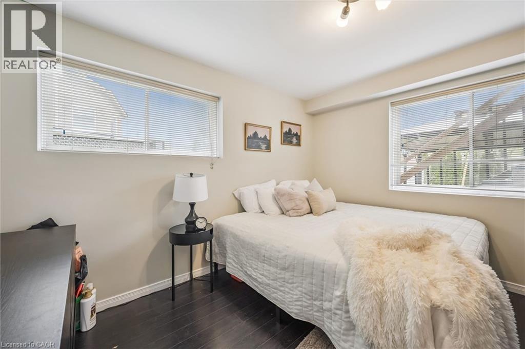 96 Hay Crescent, Cambridge, ON - Indoor Photo Showing Bedroom
