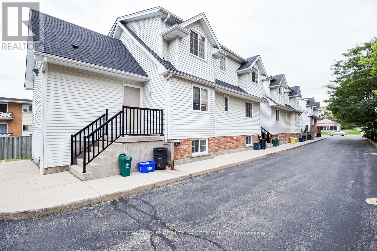 360 Erb Street W, Waterloo, ON - Outdoor