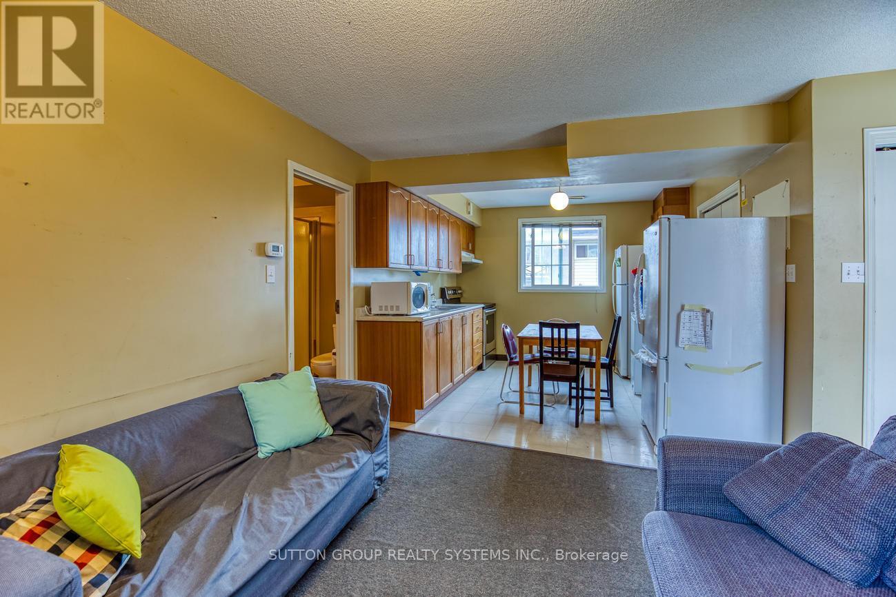 360 Erb Street W, Waterloo, ON - Indoor Photo Showing Living Room