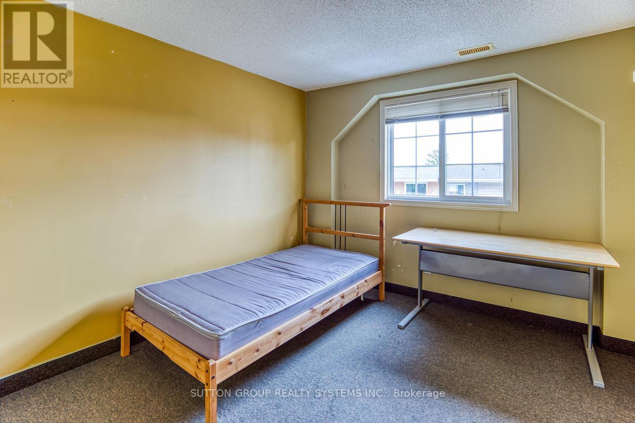 360 Erb Street W, Waterloo, ON - Indoor Photo Showing Bedroom