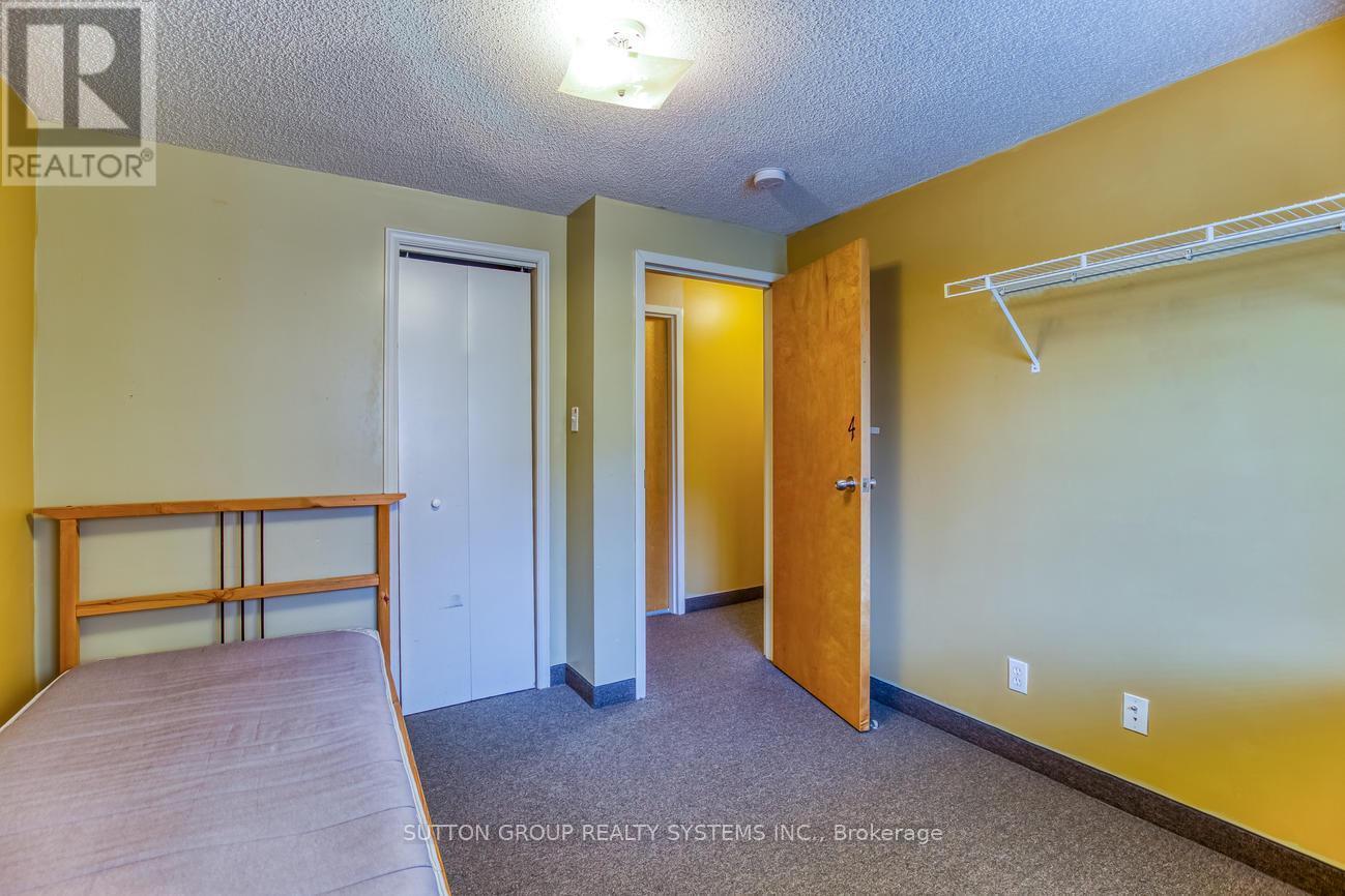 360 Erb Street W, Waterloo, ON - Indoor