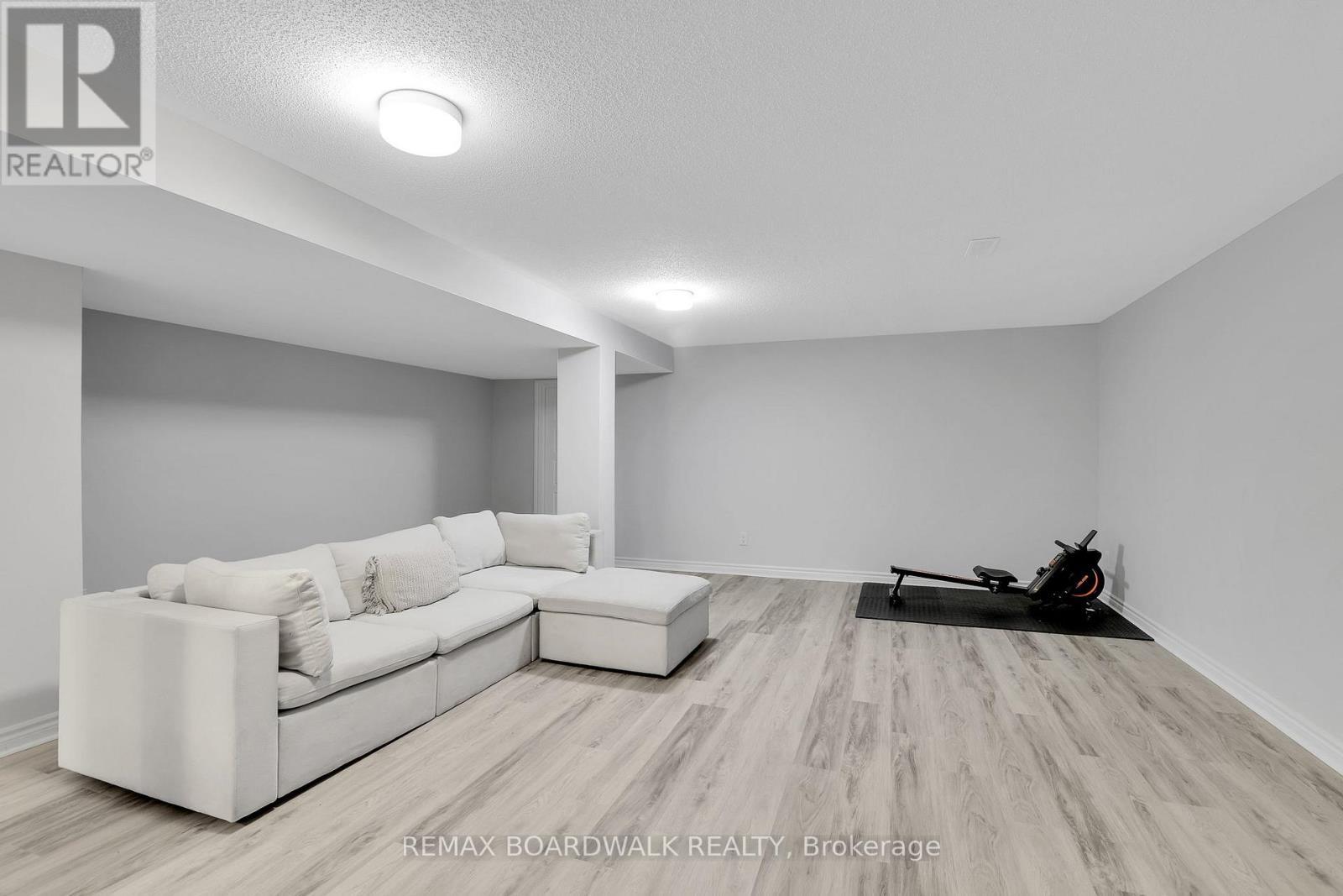 306 Pilot Private, Ottawa, ON - Indoor