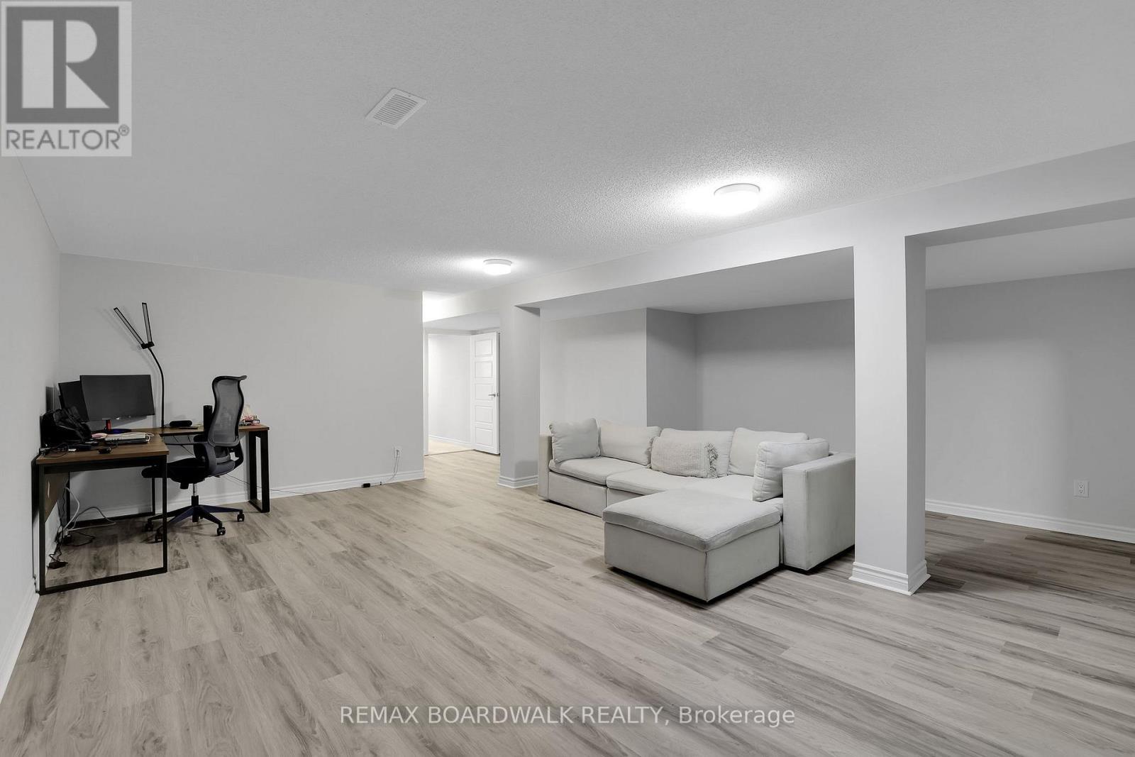 306 Pilot Private, Ottawa, ON - Indoor