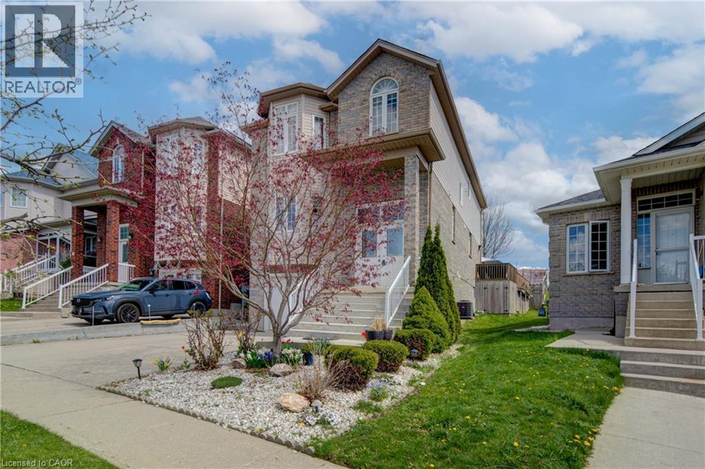 32 Lena Crescent, Cambridge, ON - Outdoor With Facade