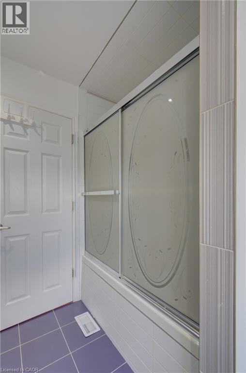 32 Lena Crescent, Cambridge, ON - Indoor