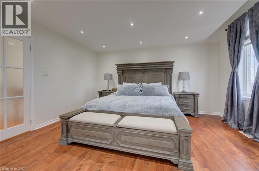 32 Lena Crescent, Cambridge, ON - Indoor Photo Showing Bedroom