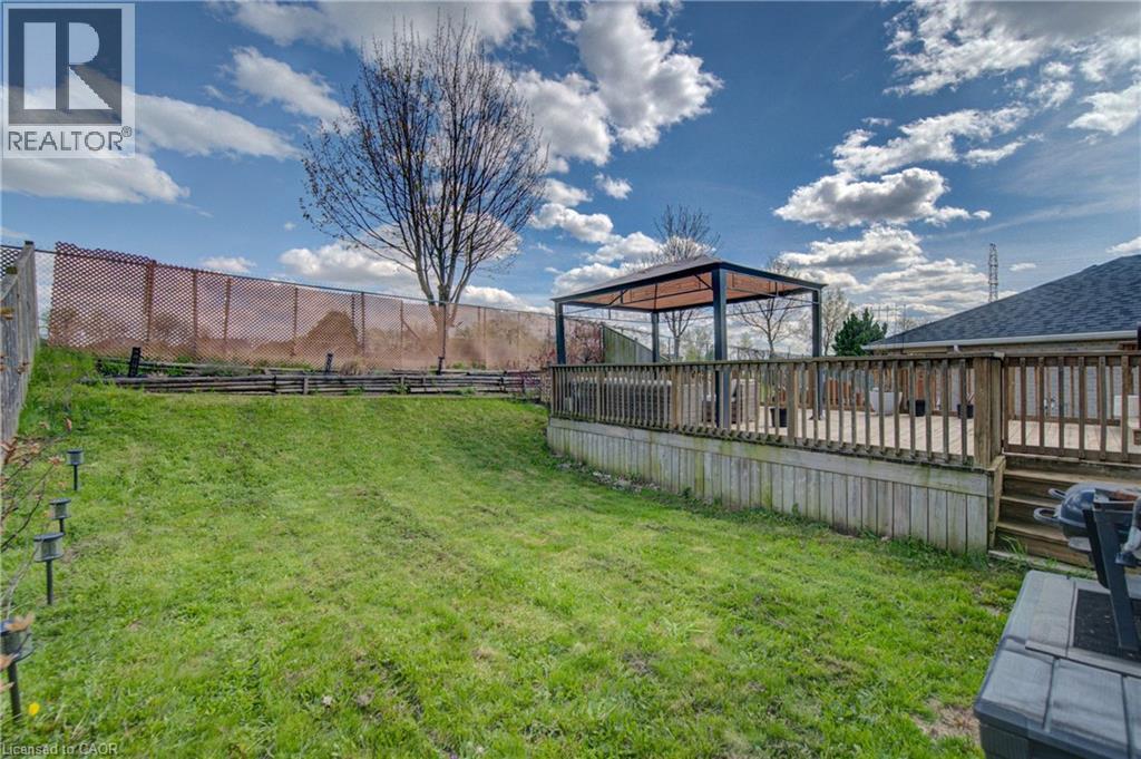 32 Lena Crescent, Cambridge, ON - Outdoor