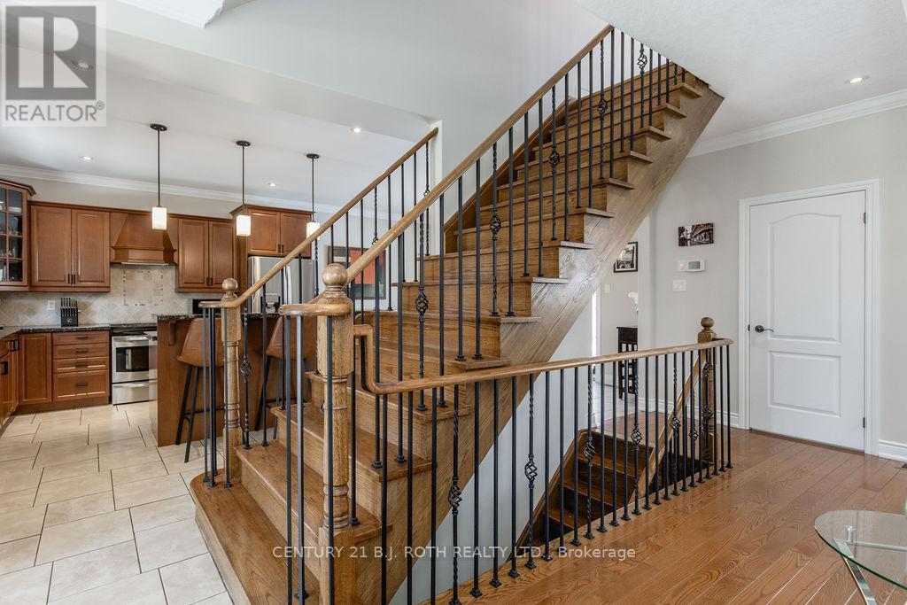 12 Lloyd Cook Drive E, Springwater, ON - Indoor Photo Showing Other Room