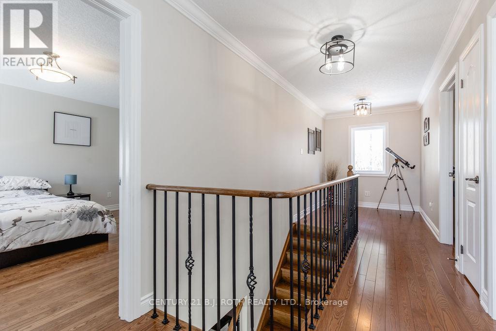 12 Lloyd Cook Drive E, Springwater, ON - Indoor Photo Showing Other Room