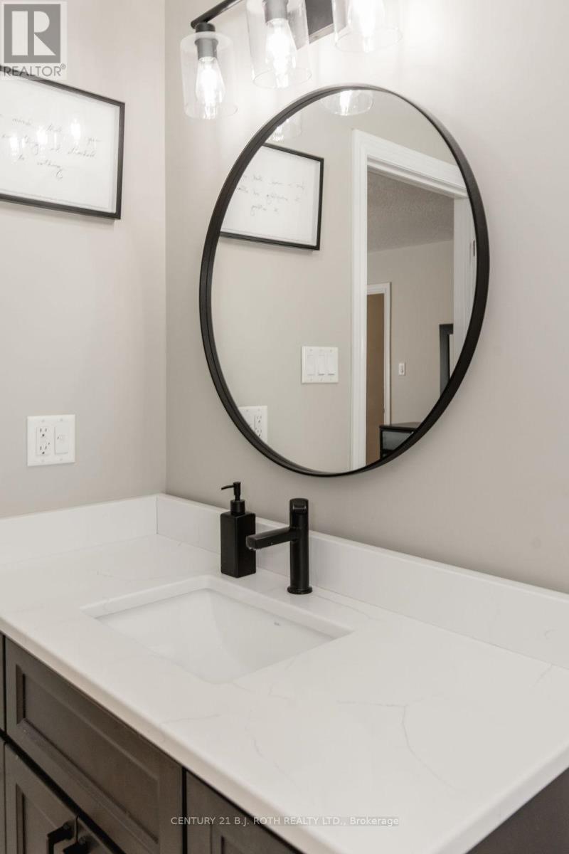 12 Lloyd Cook Drive E, Springwater, ON - Indoor