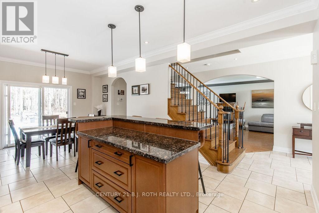 12 Lloyd Cook Drive E, Springwater, ON - Indoor