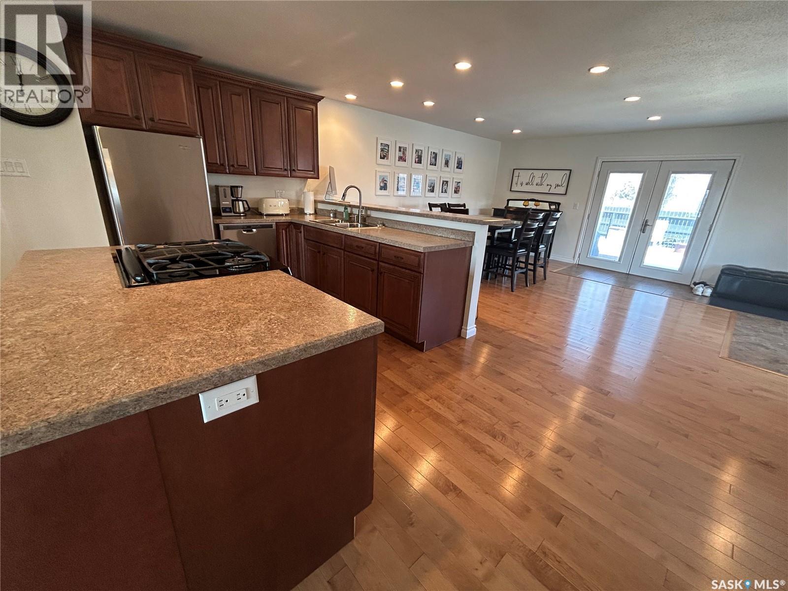1613 Dieppe Crescent, Estevan, SK - Indoor Photo Showing Kitchen