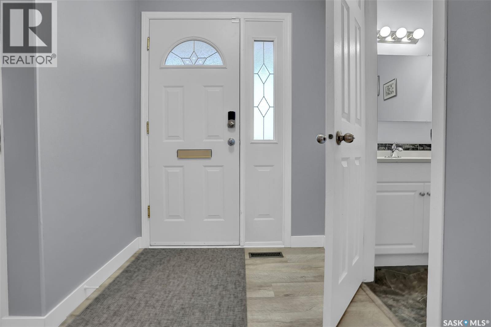 194 Plainsview Drive, Regina, SK - Indoor Photo Showing Other Room