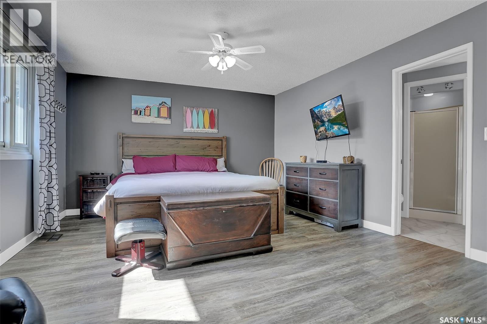 194 Plainsview Drive, Regina, SK - Indoor Photo Showing Bedroom