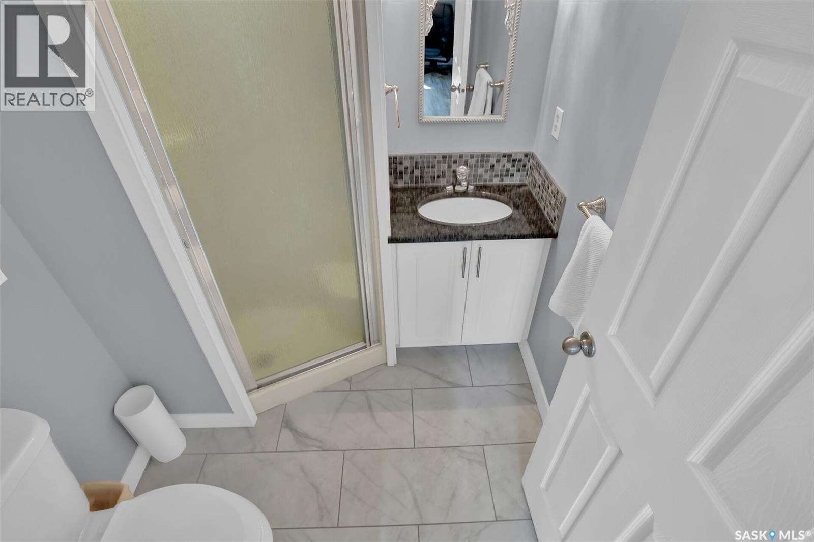 194 Plainsview Drive, Regina, SK - Indoor Photo Showing Bathroom