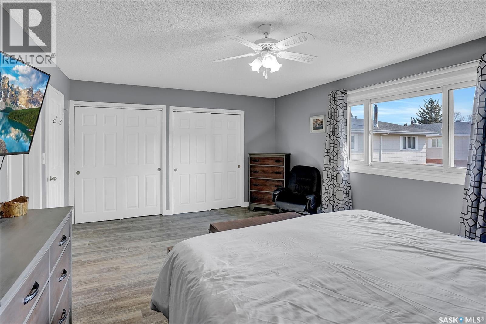 194 Plainsview Drive, Regina, SK - Indoor Photo Showing Bedroom
