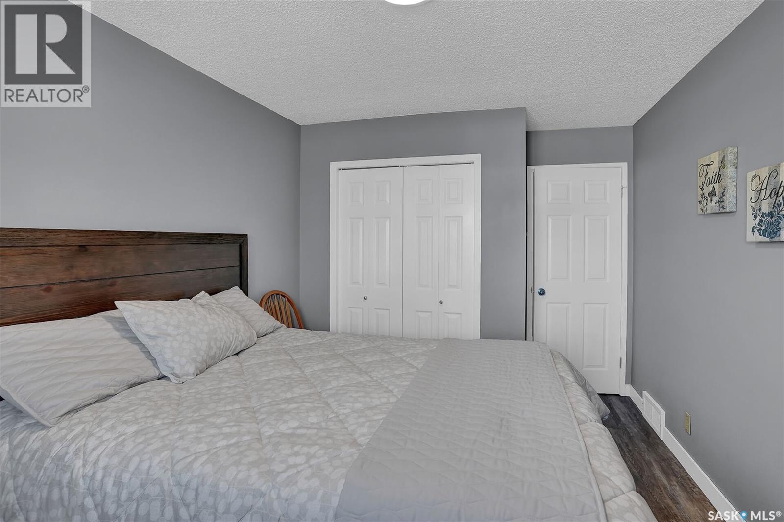 194 Plainsview Drive, Regina, SK - Indoor Photo Showing Bedroom