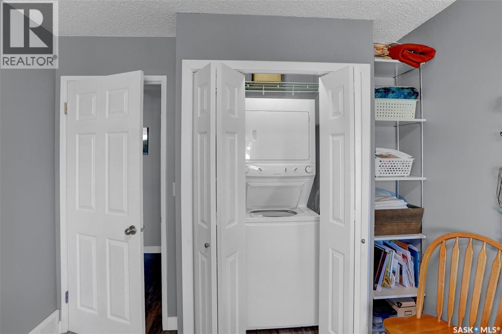 194 Plainsview Drive, Regina, SK - Indoor Photo Showing Laundry Room