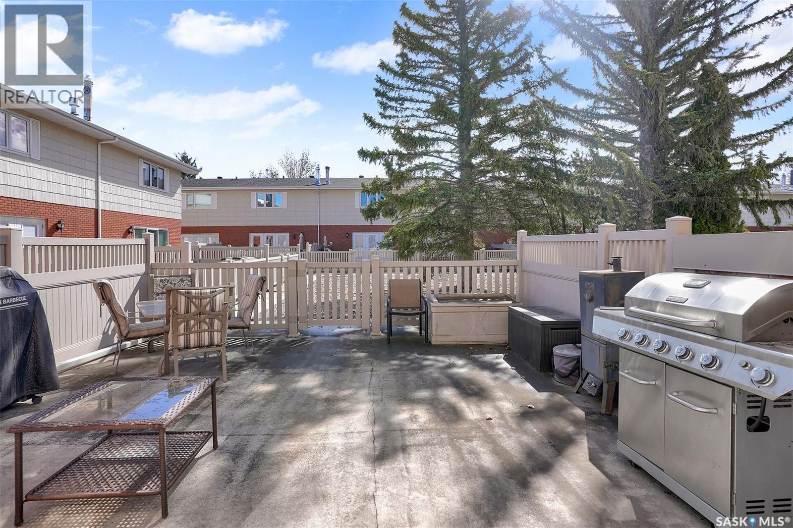 194 Plainsview Drive, Regina, SK - Outdoor With Deck Patio Veranda With Exterior