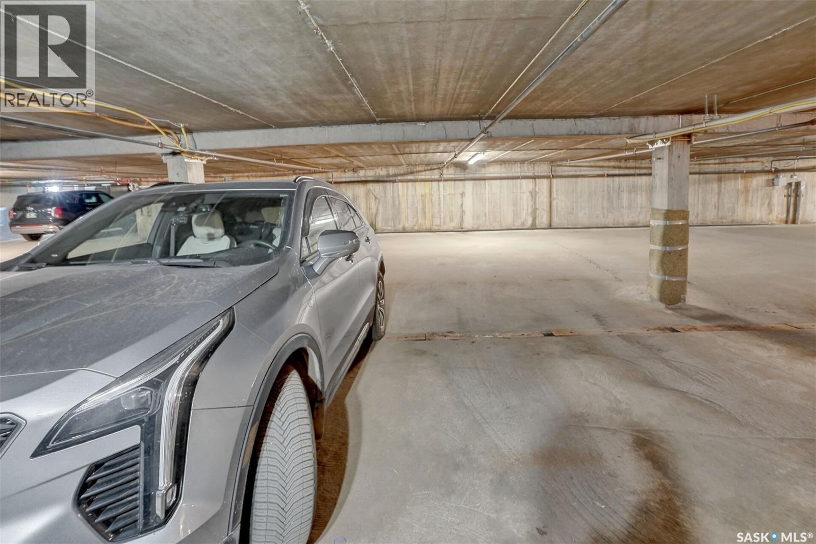 194 Plainsview Drive, Regina, SK - Indoor Photo Showing Garage