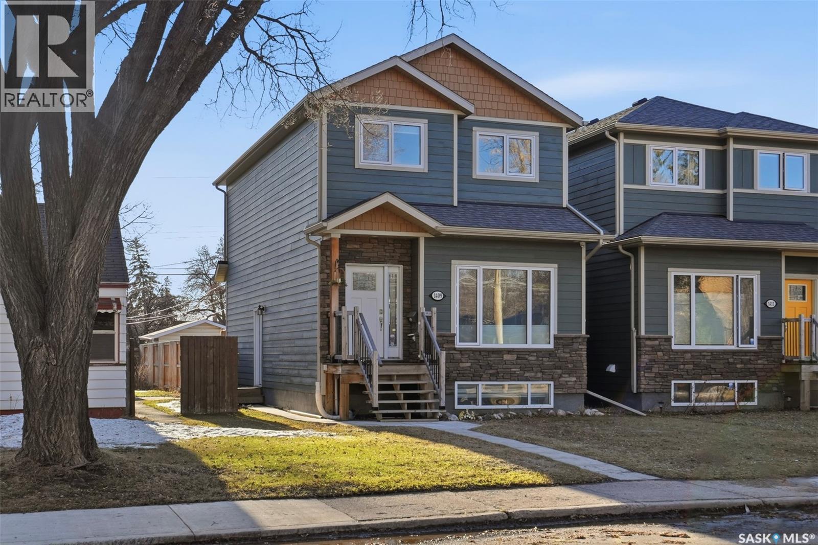 1409 2Nd Avenue N, Saskatoon, SK - Outdoor With Facade