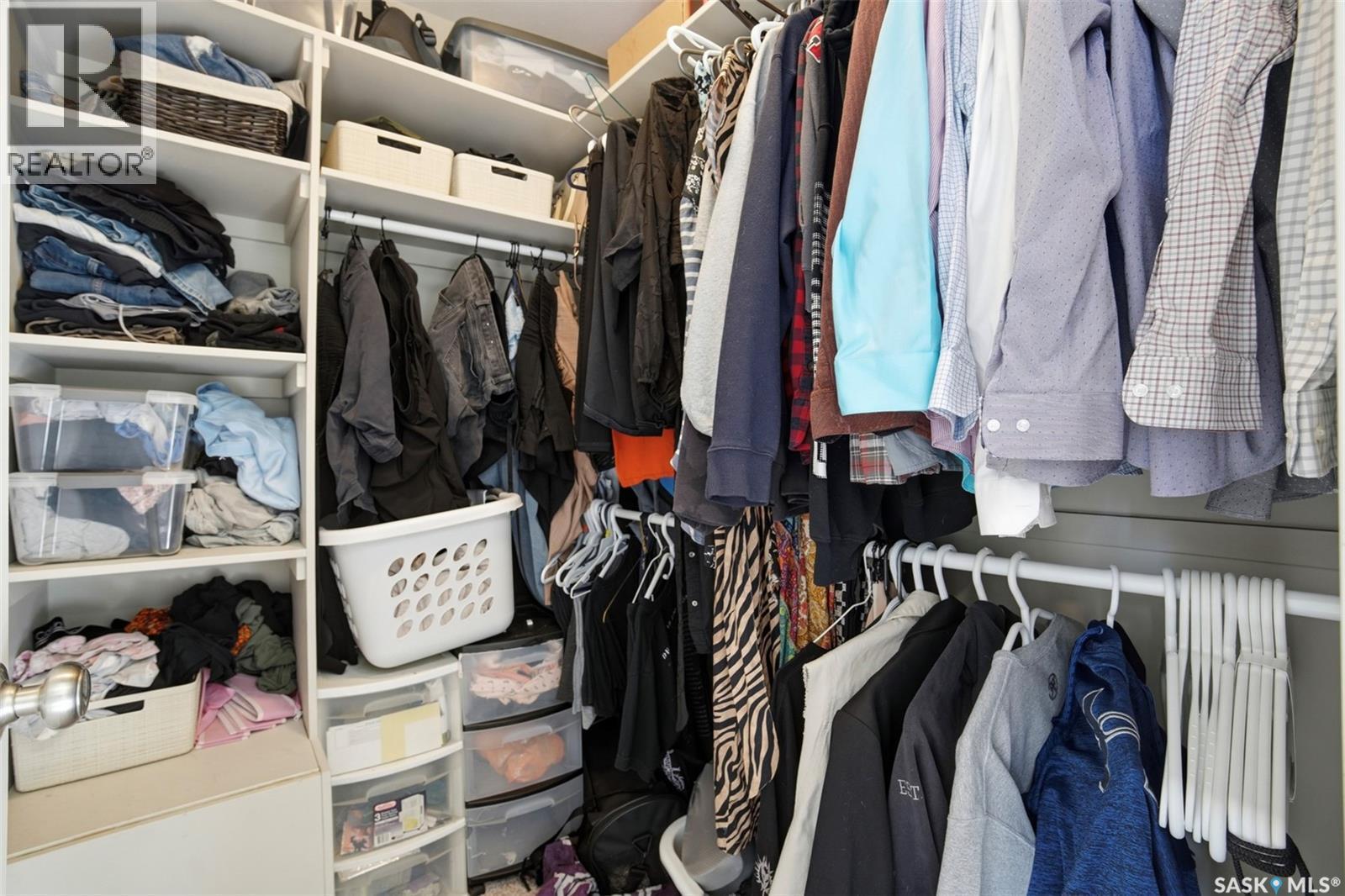 1409 2Nd Avenue N, Saskatoon, SK - Indoor With Storage