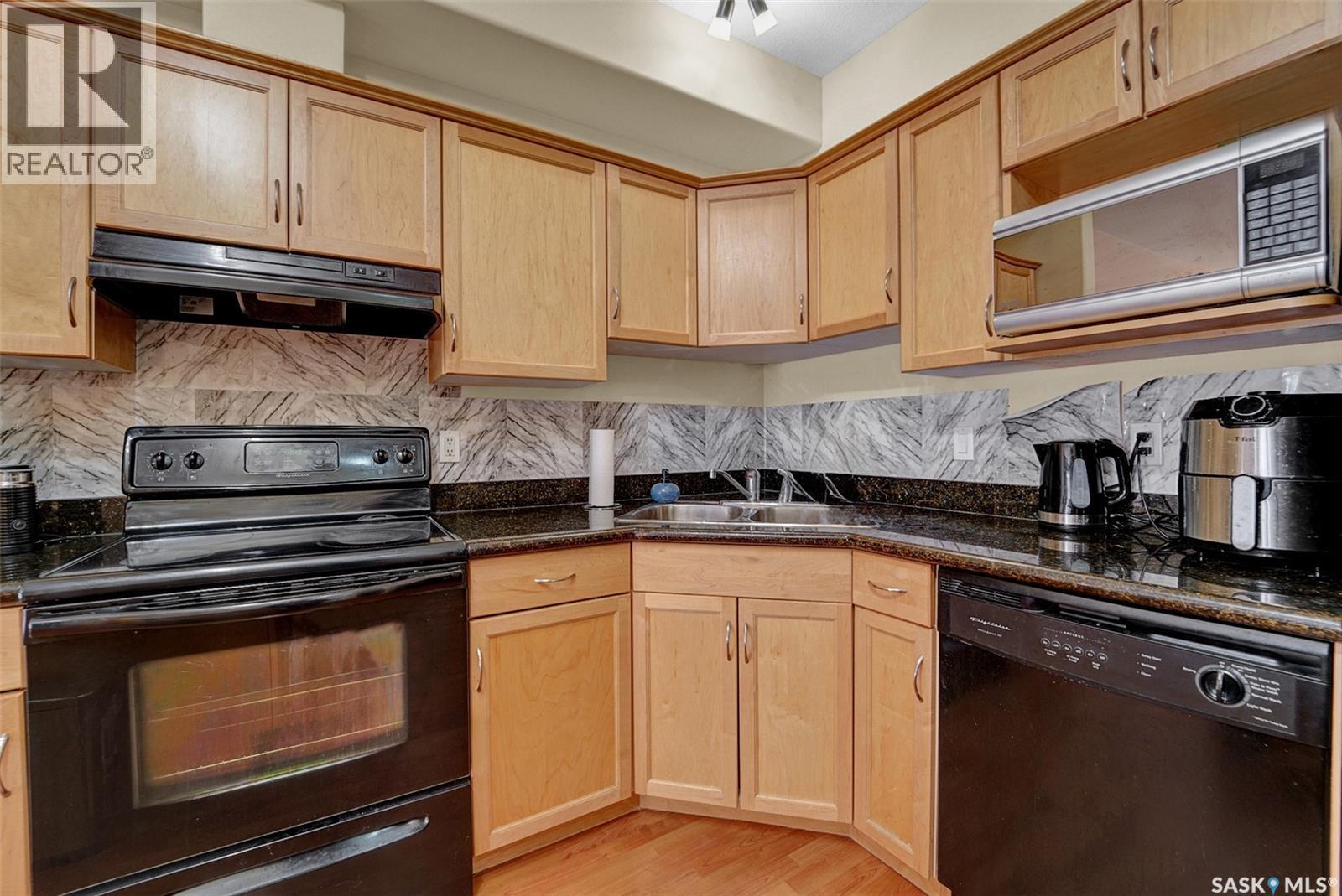 307 333 Nelson Road, Saskatoon, SK - Indoor Photo Showing Kitchen