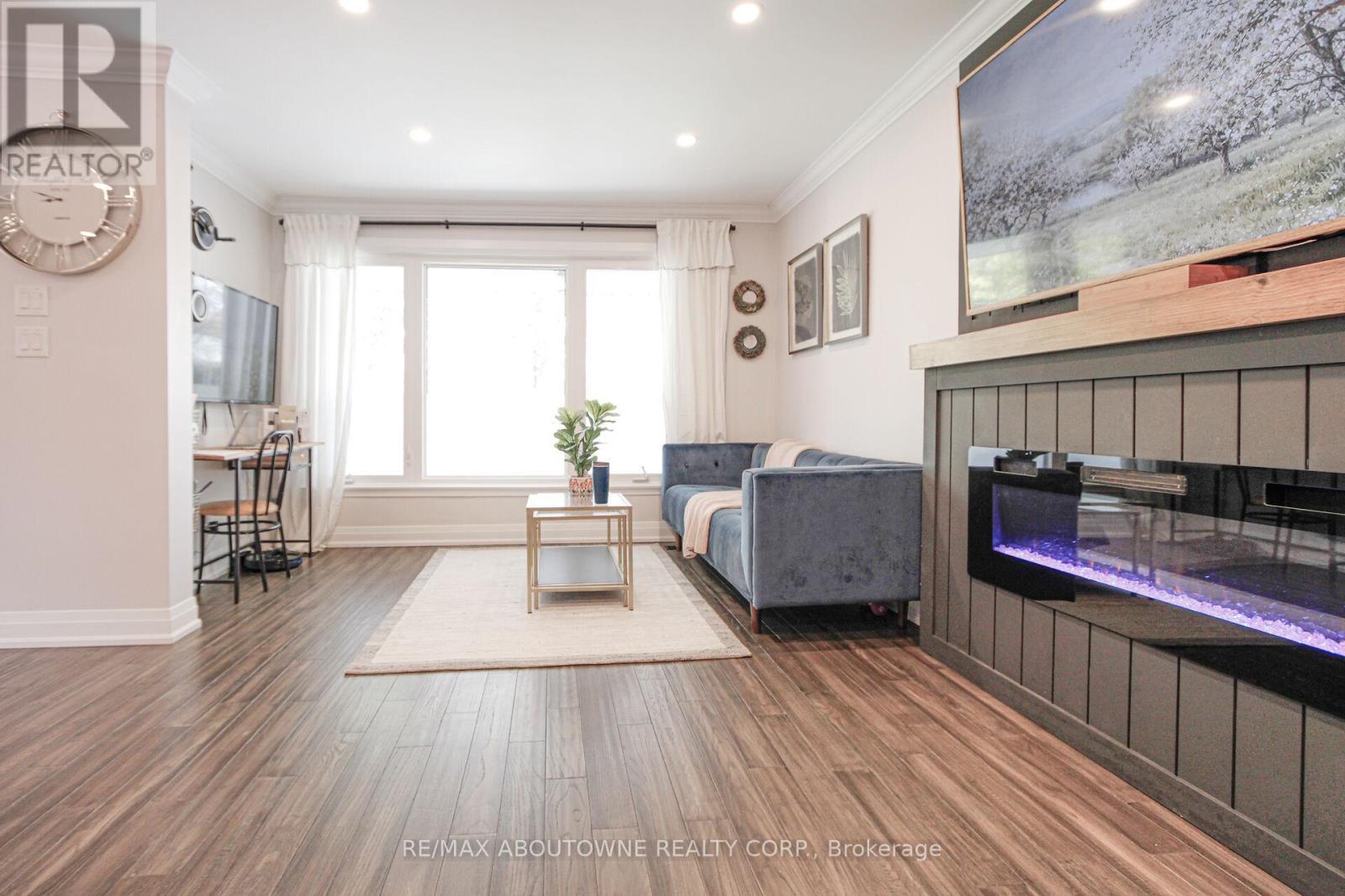 3302 Cardross Road, Mississauga, ON - Indoor