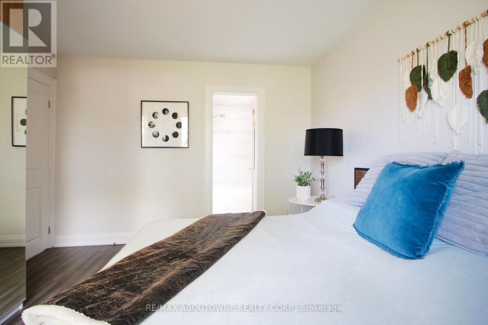 3302 Cardross Road, Mississauga, ON - Indoor Photo Showing Bedroom