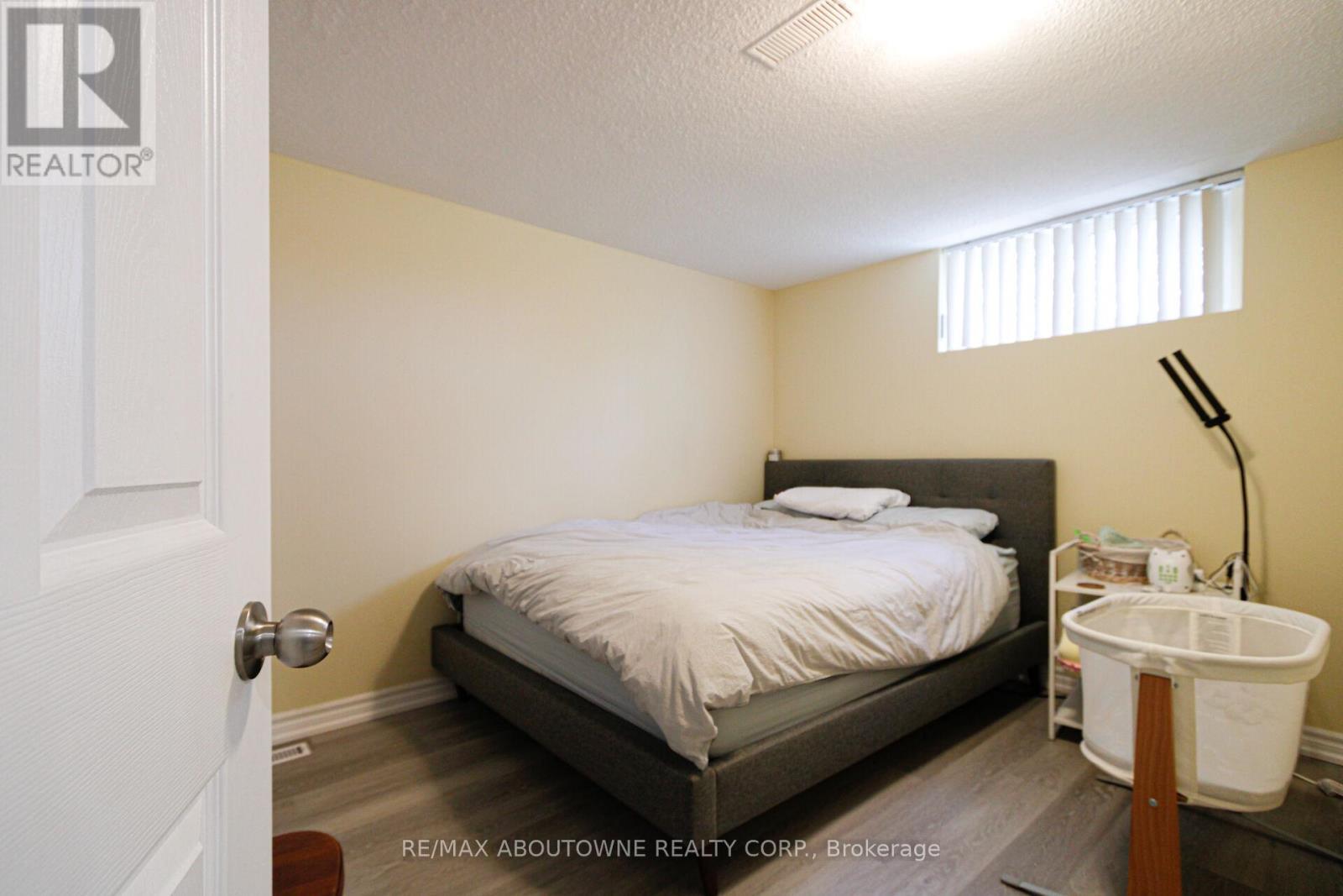 3302 Cardross Road, Mississauga, ON - Indoor Photo Showing Bedroom
