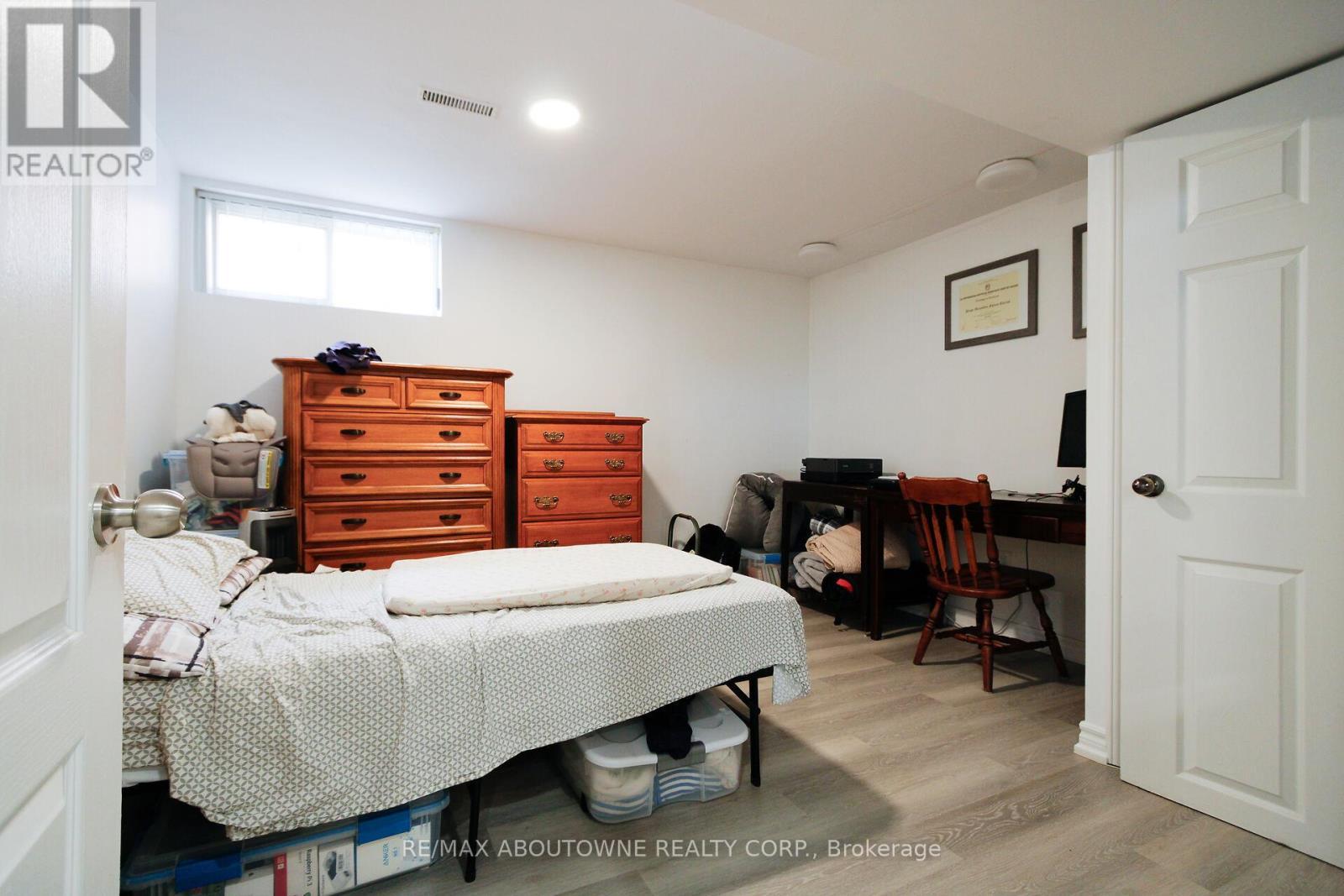 3302 Cardross Road, Mississauga, ON - Indoor Photo Showing Bedroom