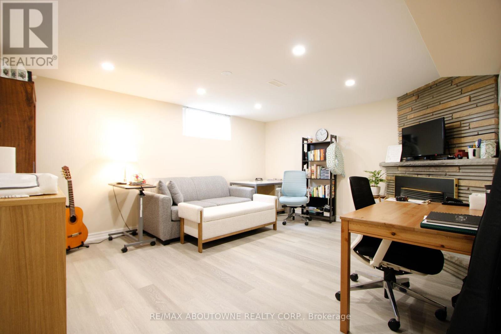 3302 Cardross Road, Mississauga, ON - Indoor