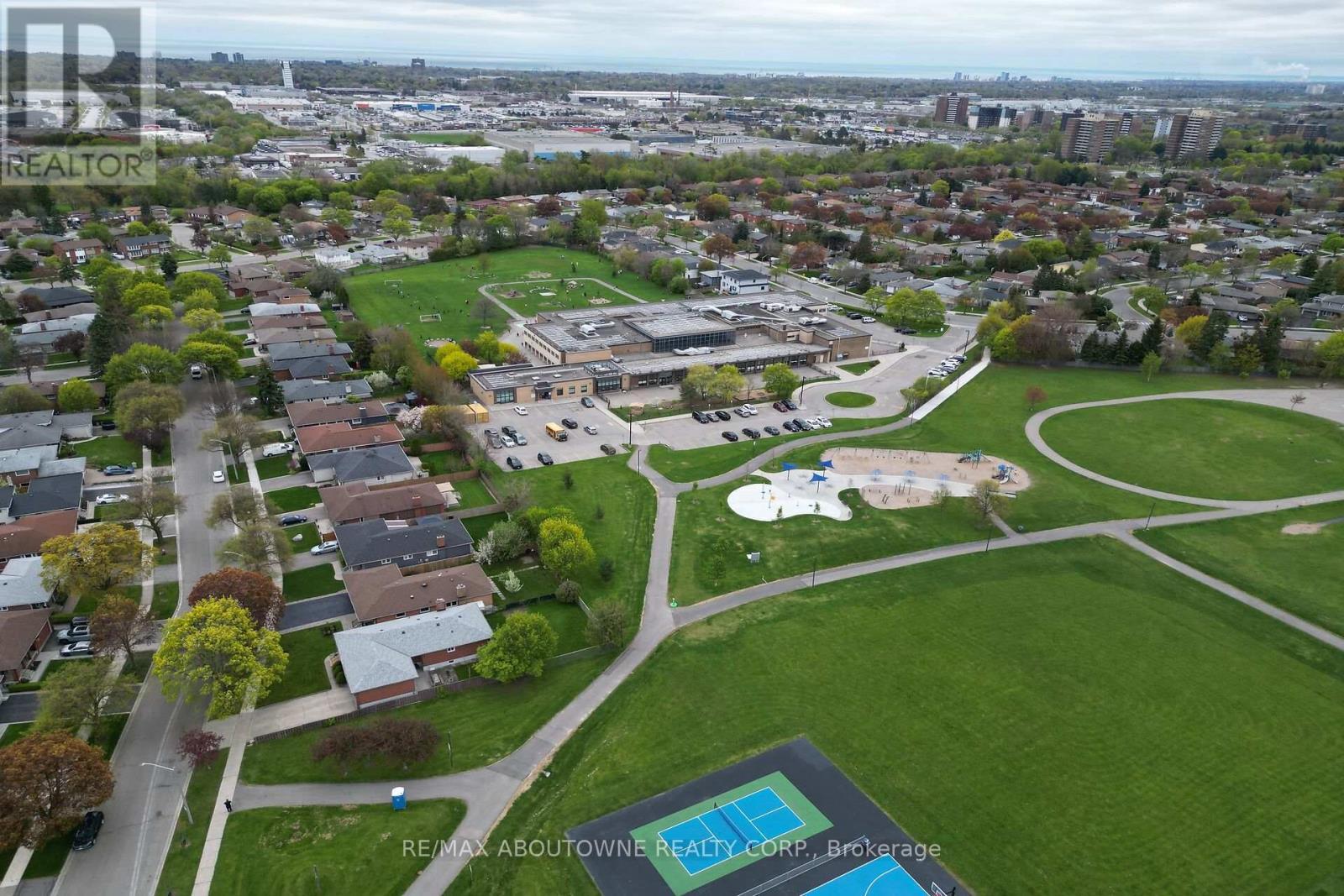3302 Cardross Road, Mississauga, ON - Outdoor With View