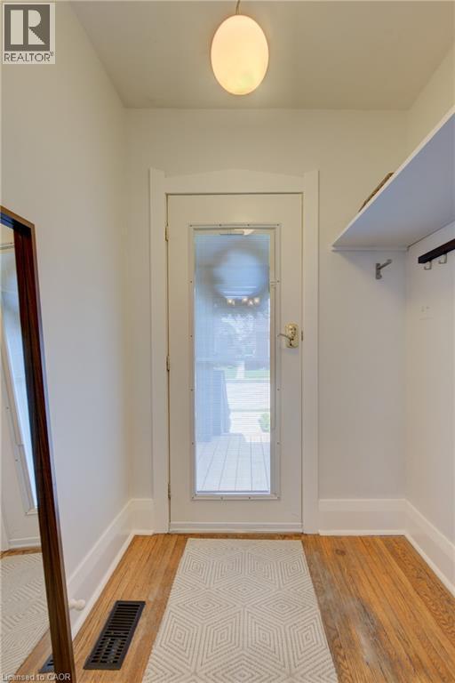 39 Portland Street, Cambridge, ON - Indoor Photo Showing Other Room
